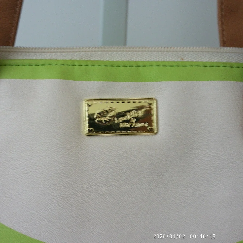 Luv Betsey Faux Leather Quirky Fruit Kiwi Heart Tote Bag Large Green